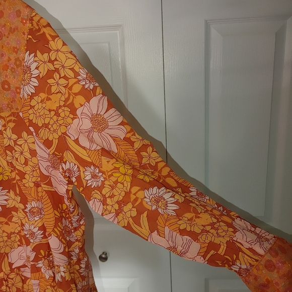 American Eagle Floral Orange Women's Top Size Medium - Picture 5 of 5